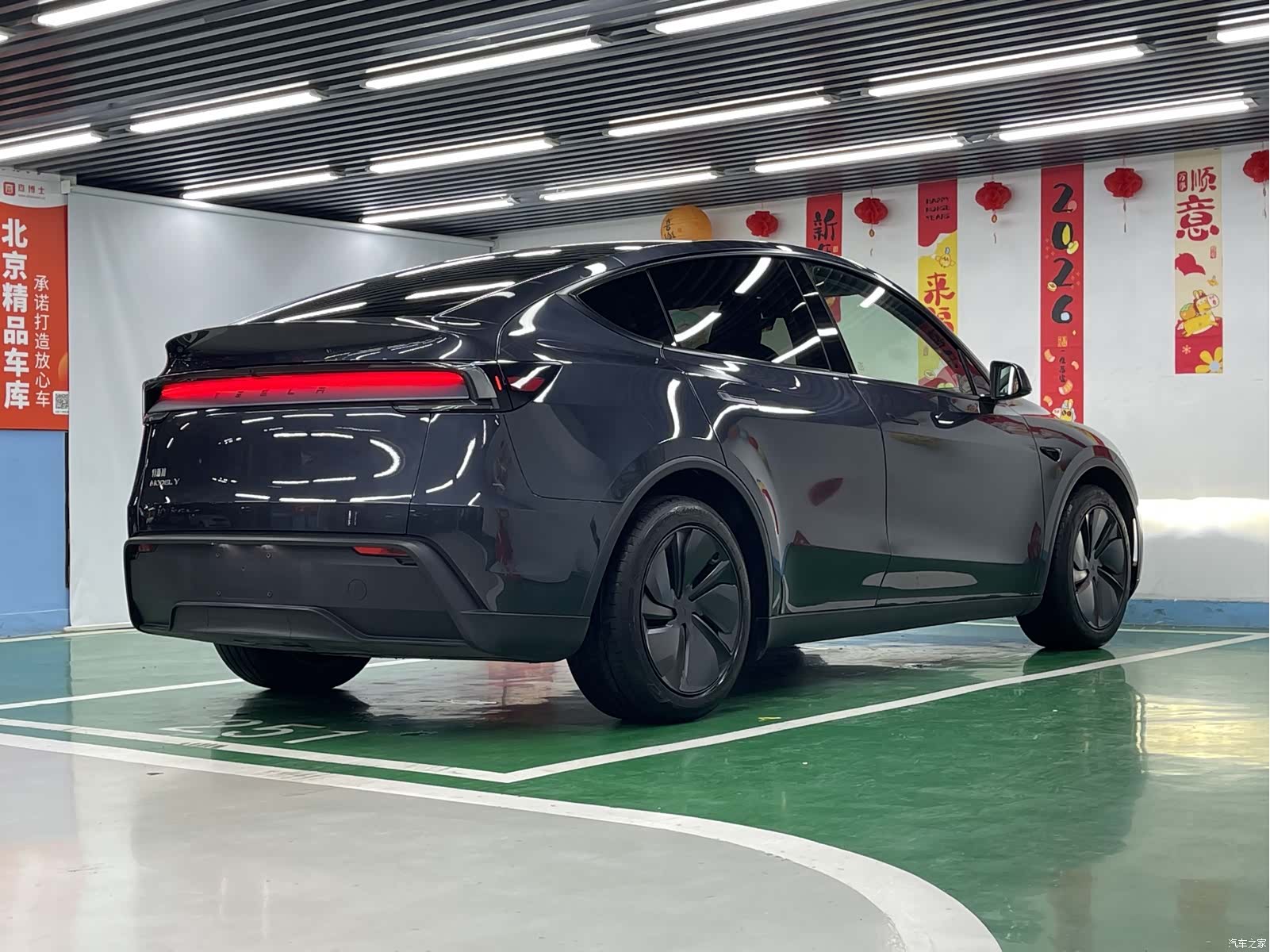 Tesla Model Y, 2025 все фото