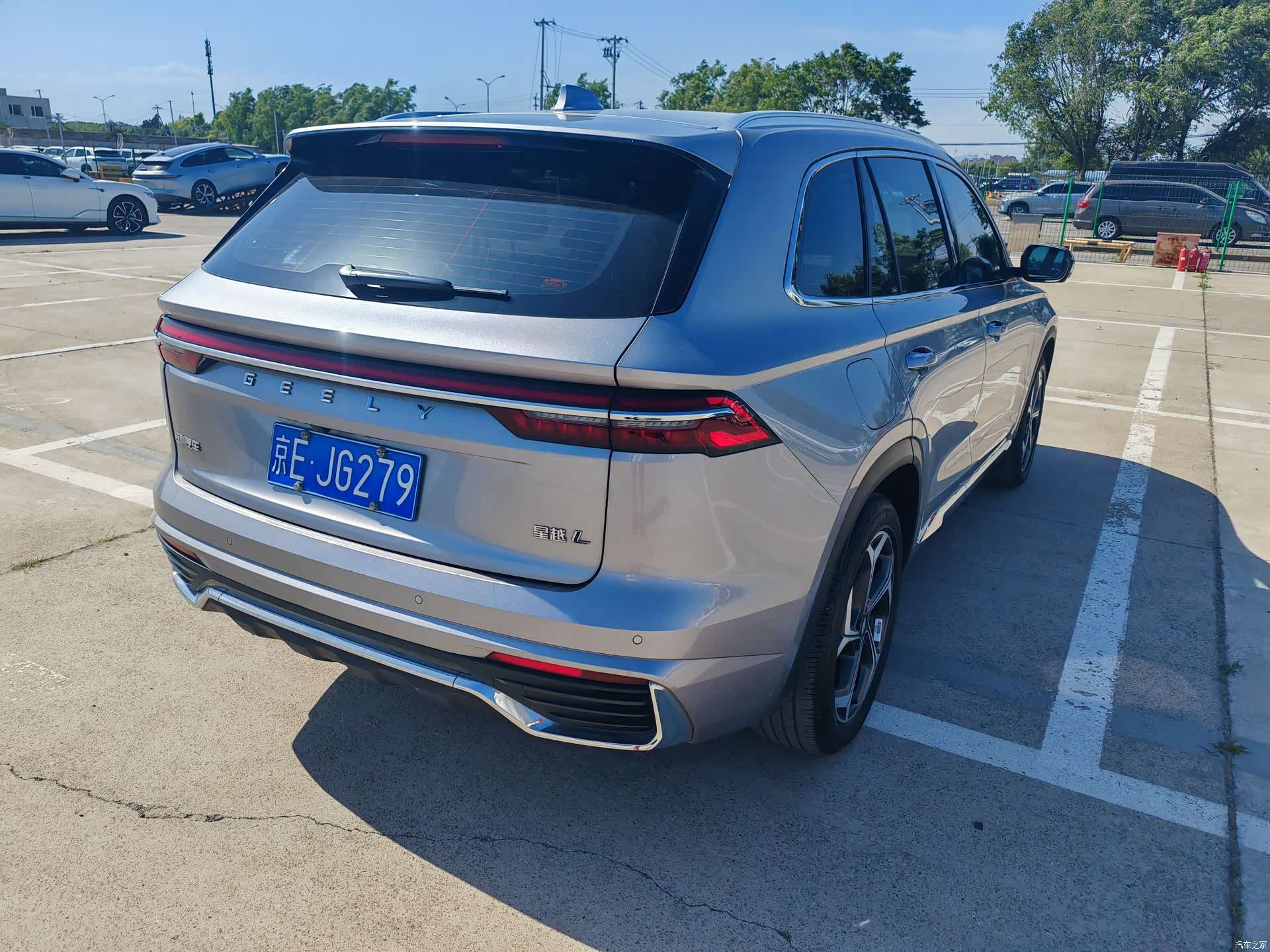Geely Xingyue L, 2022 все фото