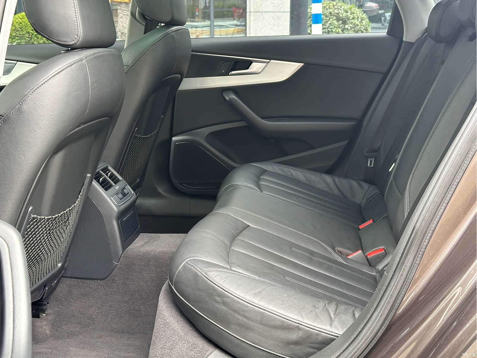 Audi A4L, 2018 7