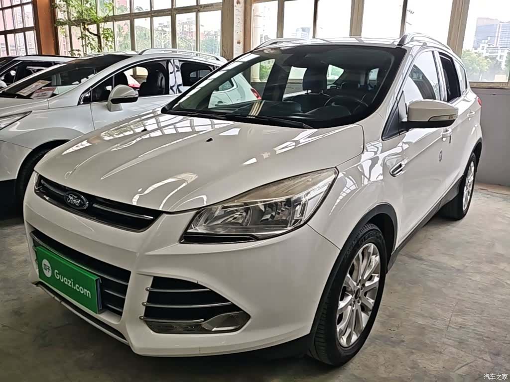 Ford Kuga, 2015 1