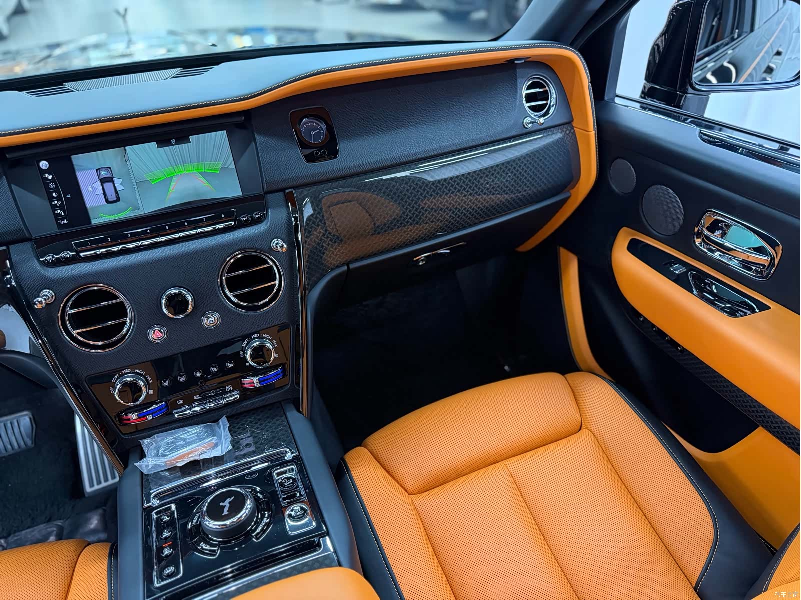 Rolls-Royce Cullinan, 2023 12