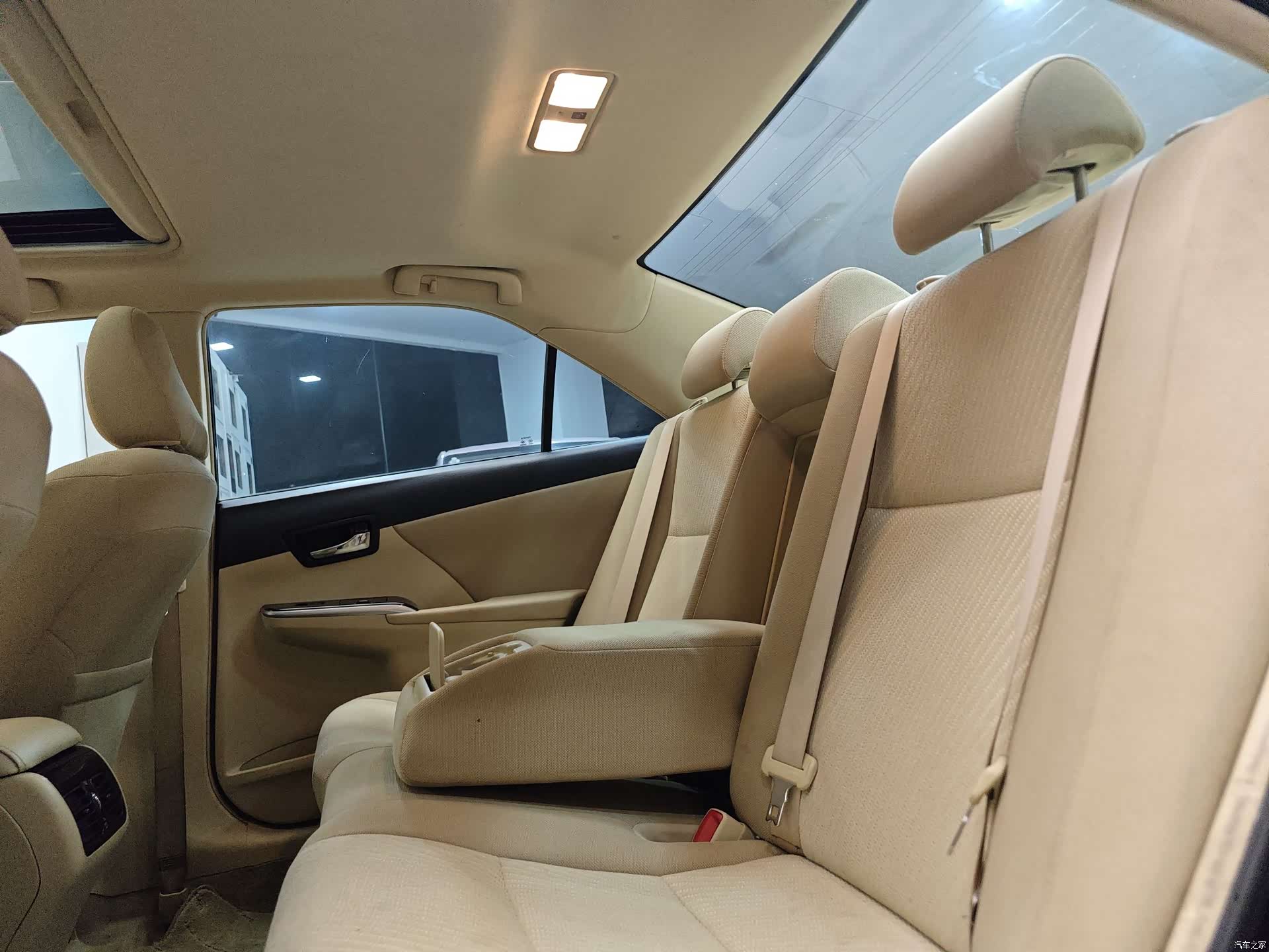 Toyota Camry, 2016 23