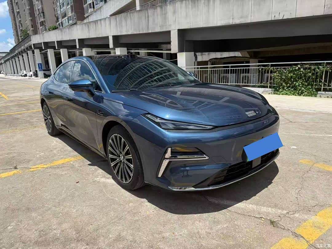 Geely 8, 2025 3