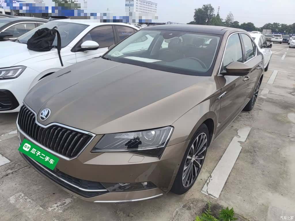 Skoda Superb, 2016 1