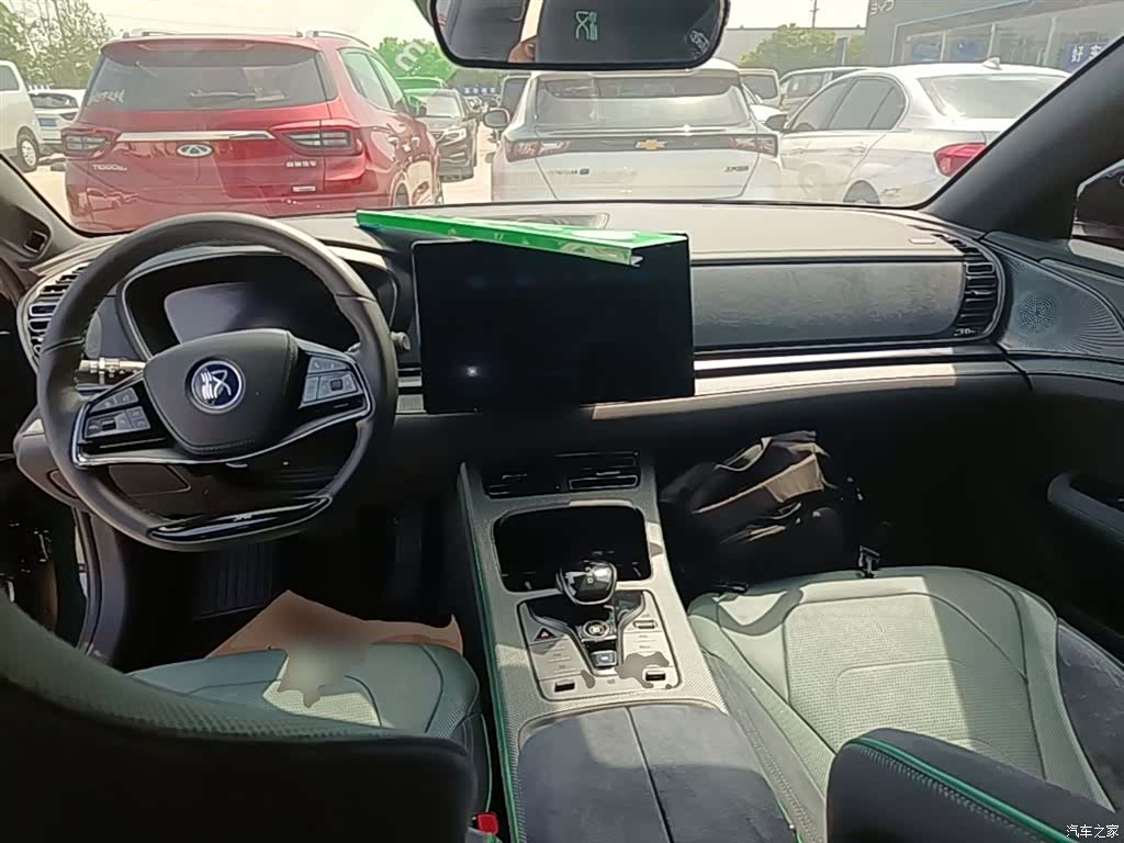BYD Han, 2023 10