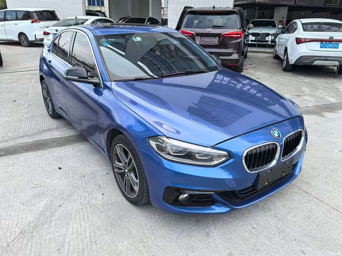 BMW 1 Series, 2018 все фото