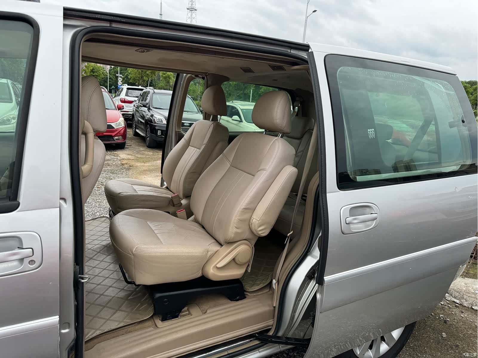Buick GL8, 2012 9