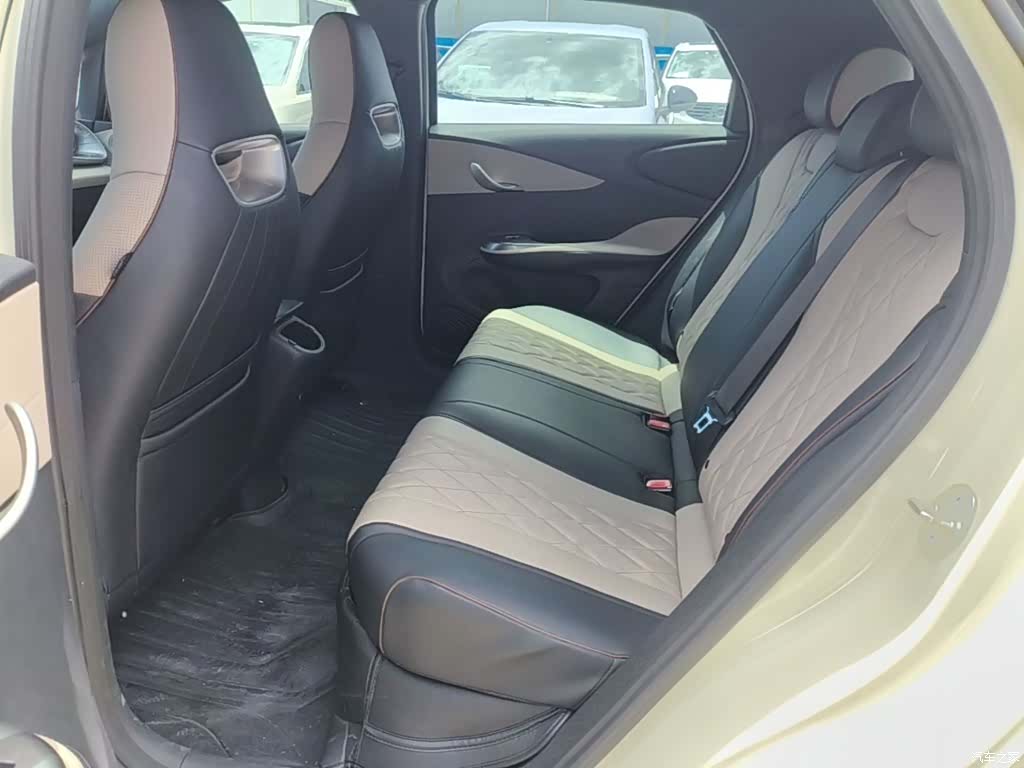 BYD Dolphin, 2023 17