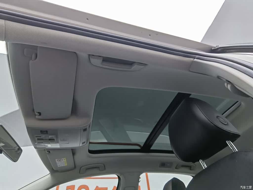 Volkswagen Sagitar, 2019 14