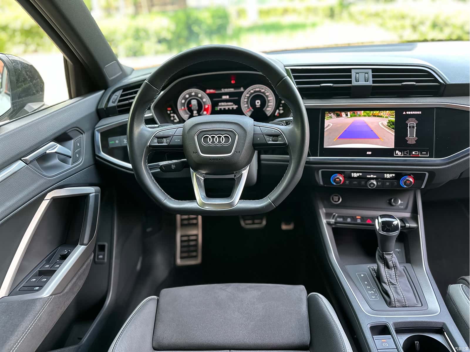 Audi Q3, 2023 10