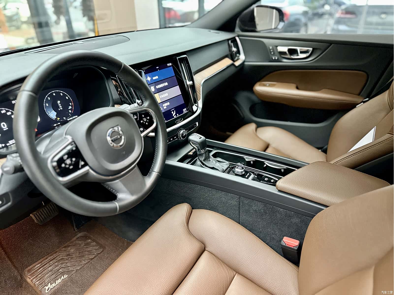 Volvo S60, 2020 все фото