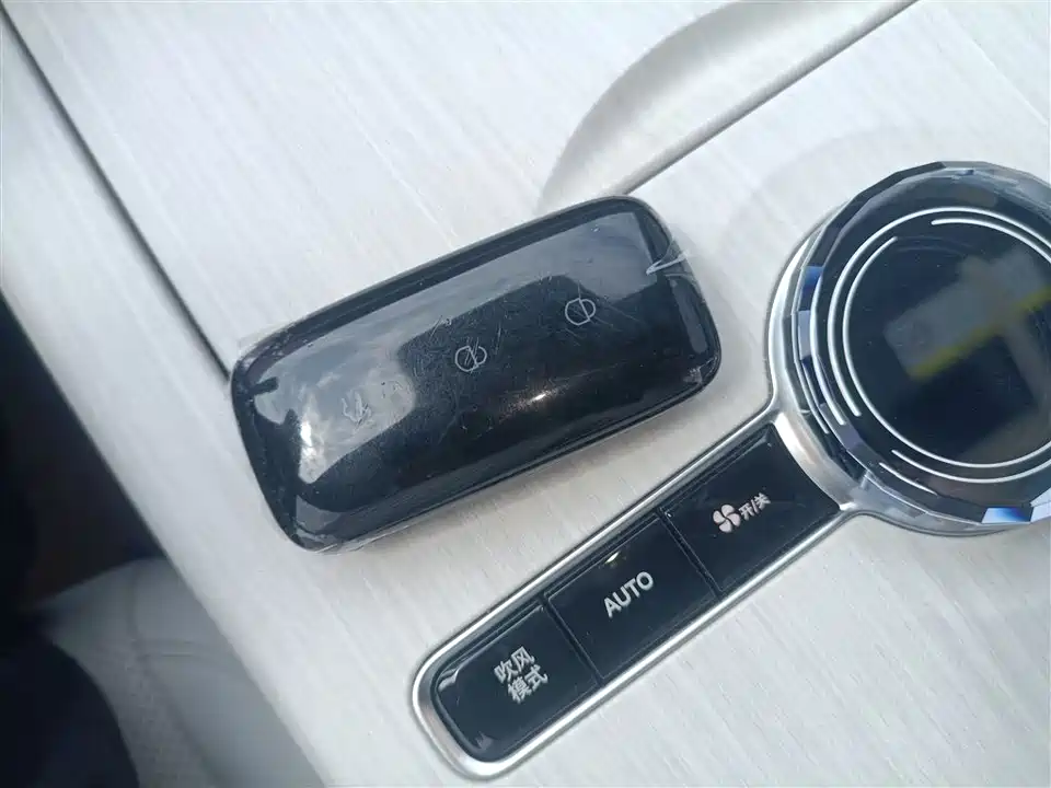 Geely Galaxy Galaxy E8