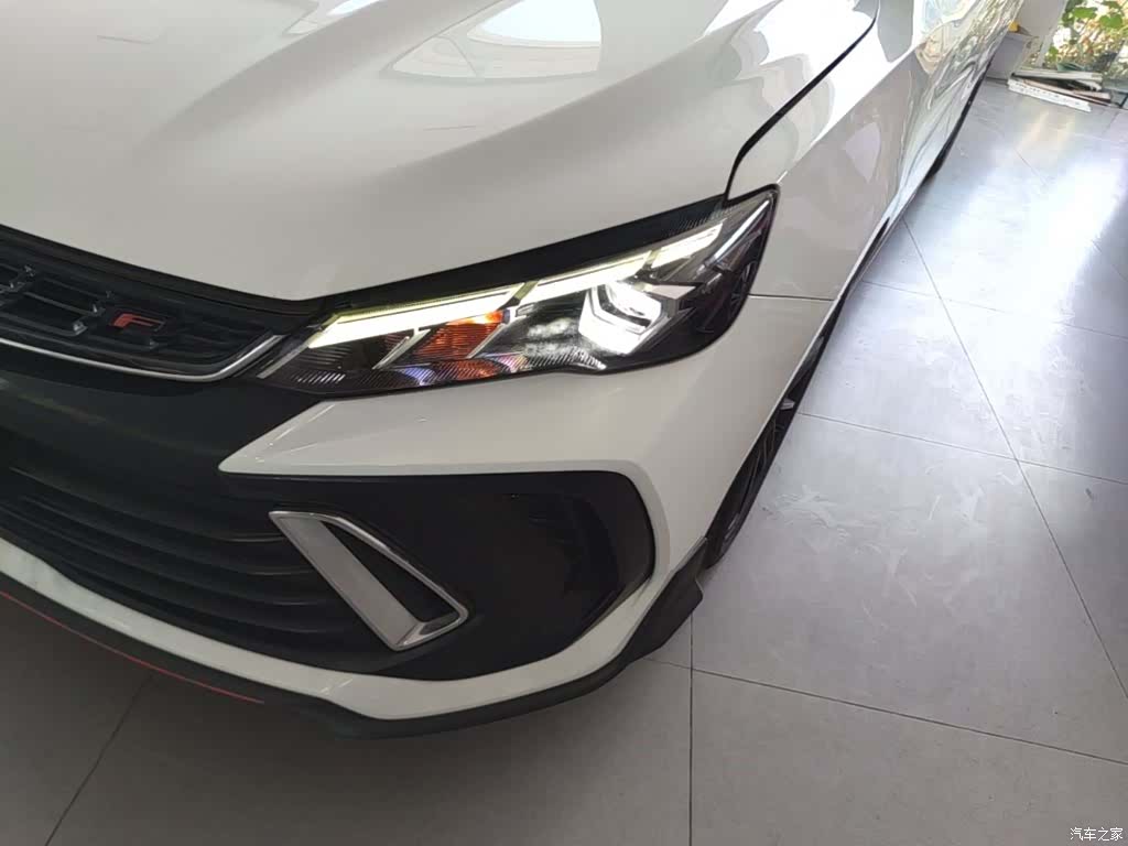Geely Binray, 2022 18