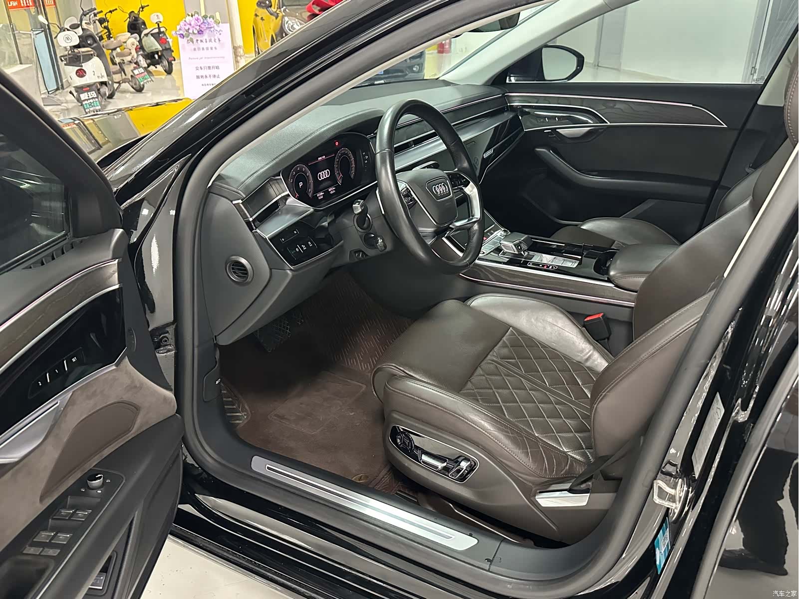 Audi A8L, 2021 4