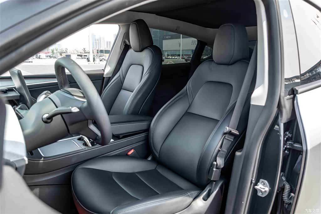Tesla Model Y, 2024 15