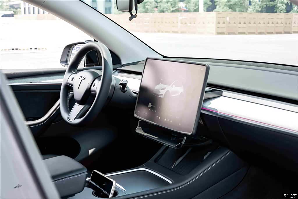 Tesla Model Y, 2024 20