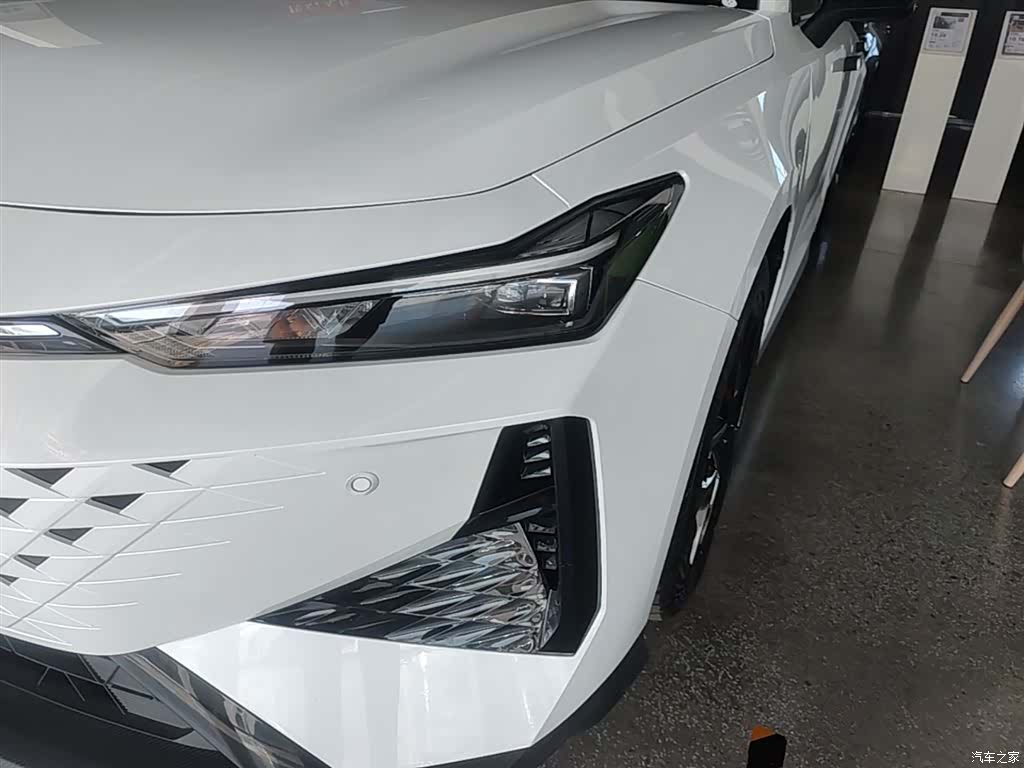 Changan UNI-V, 2025 24