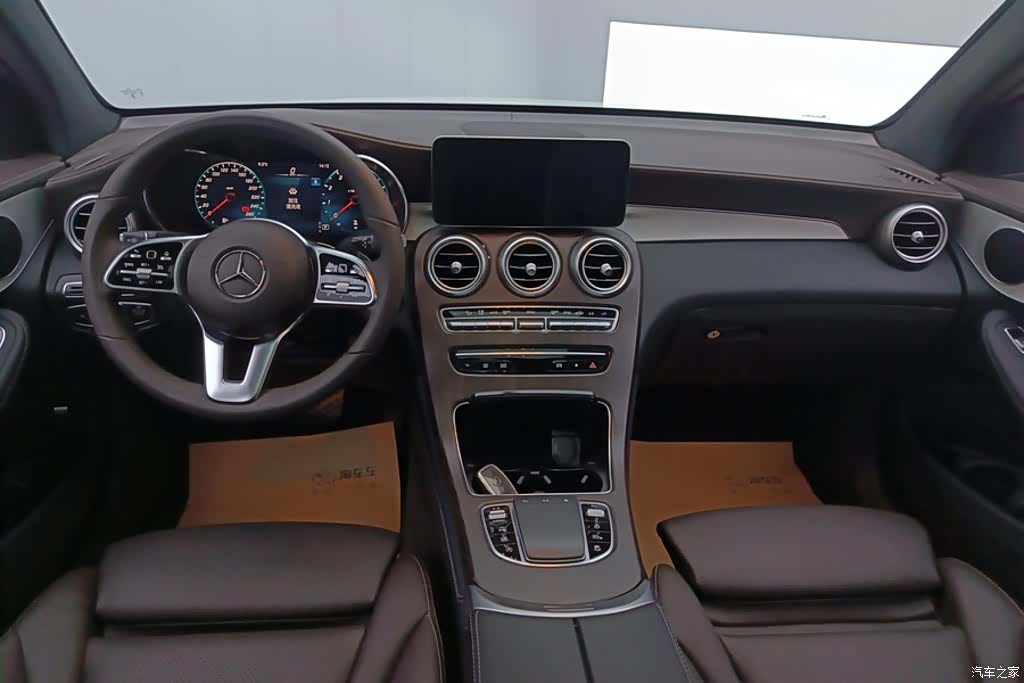 Mercedes-Benz GLC, 2022 12