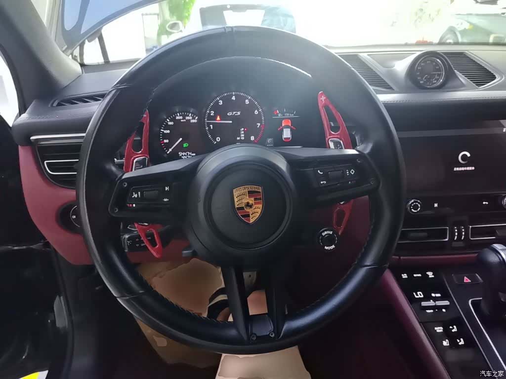 Porsche Macan, 2022 11