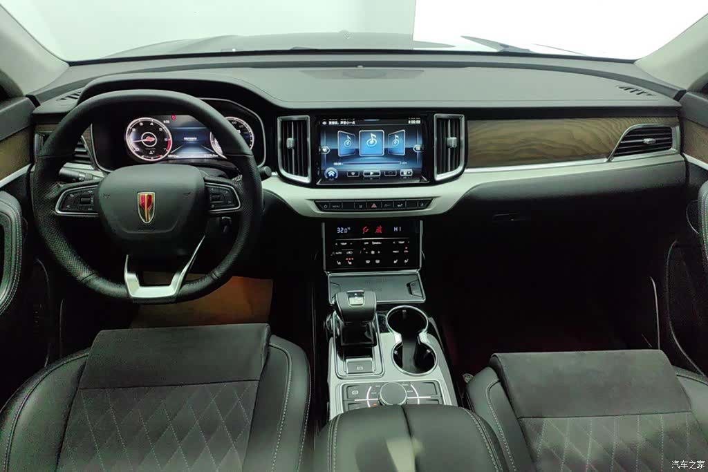 Hongqi HS7, 2025 12