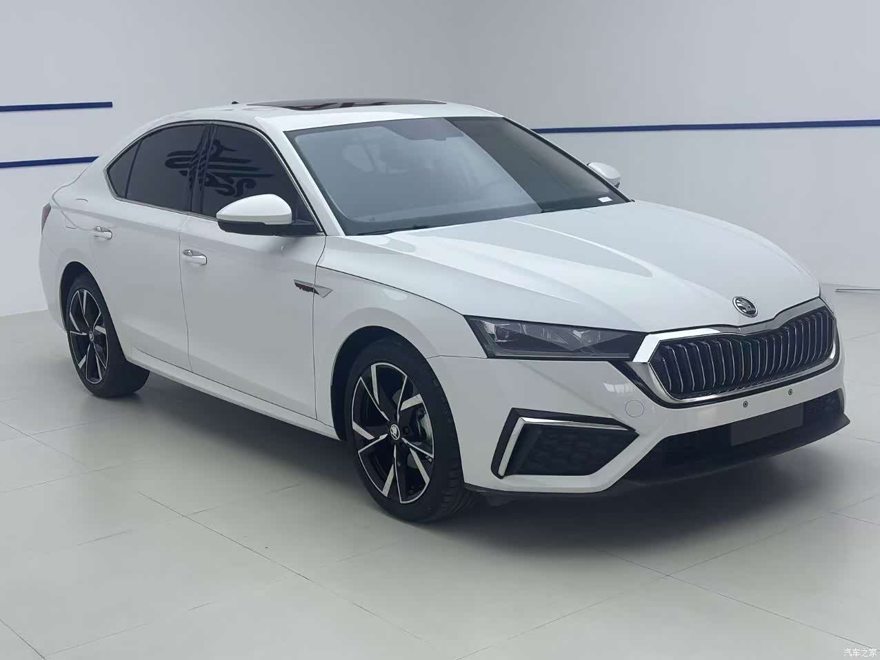 Skoda Octavia, 2023 3