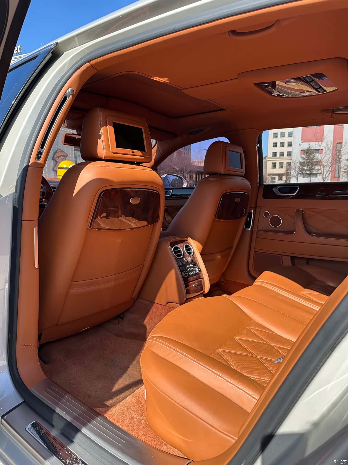 Bentley Flying Spur, 2011 3
