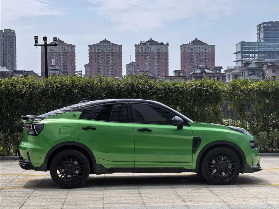 Lynk & Co 05