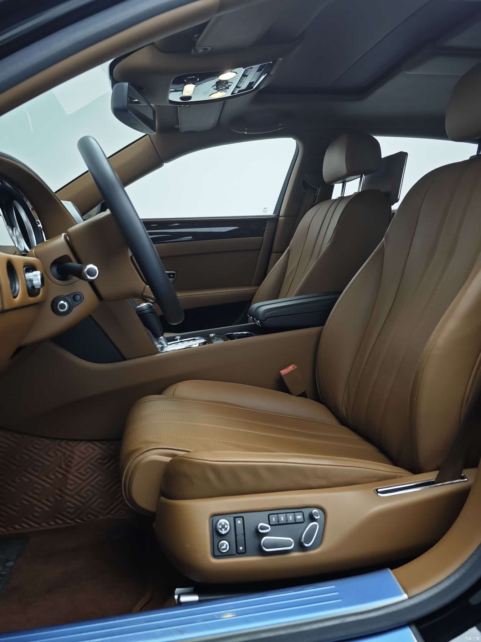 Bentley Flying Spur, 2015 45