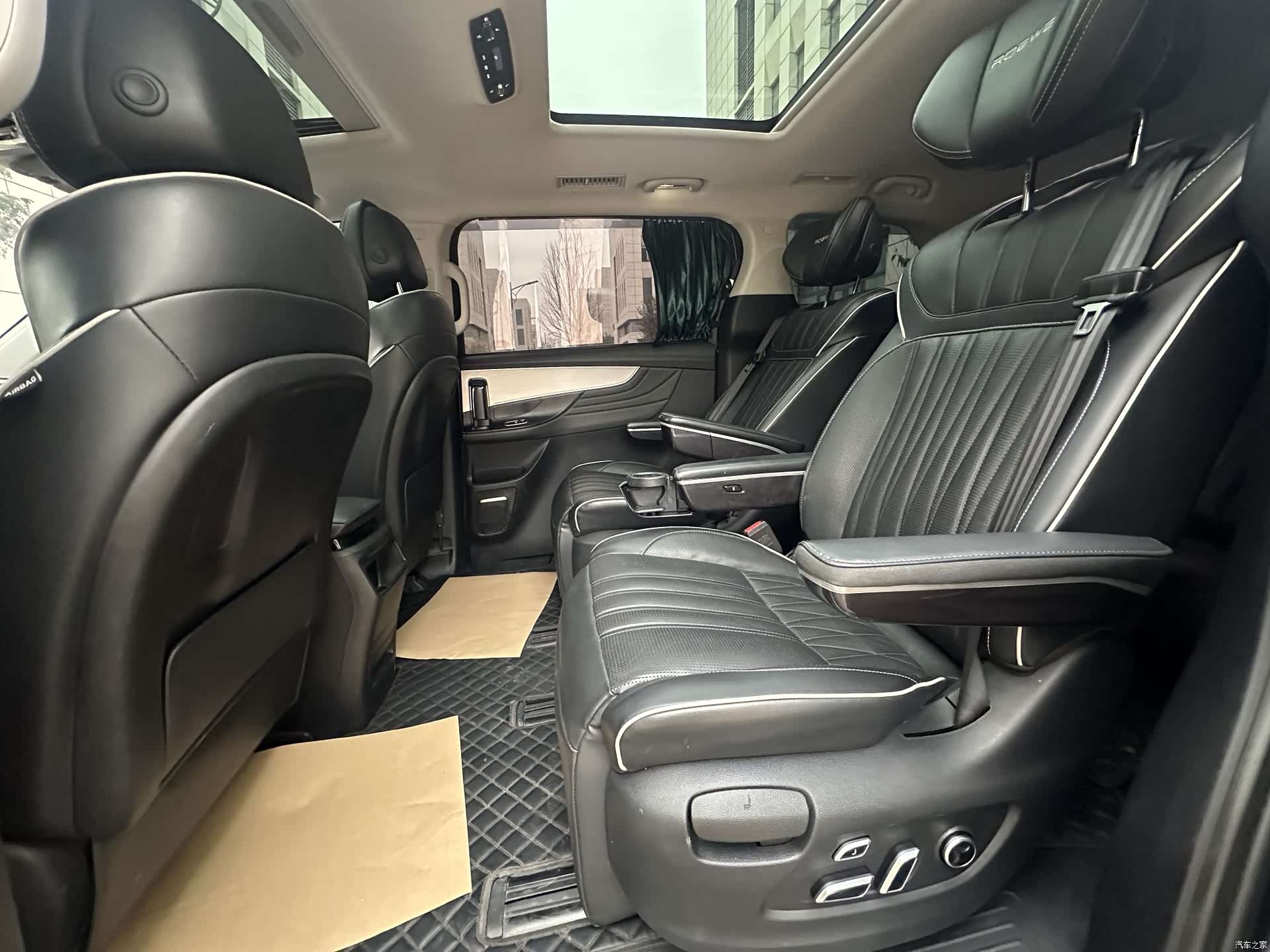 Roewe iMAX8, 2022 15