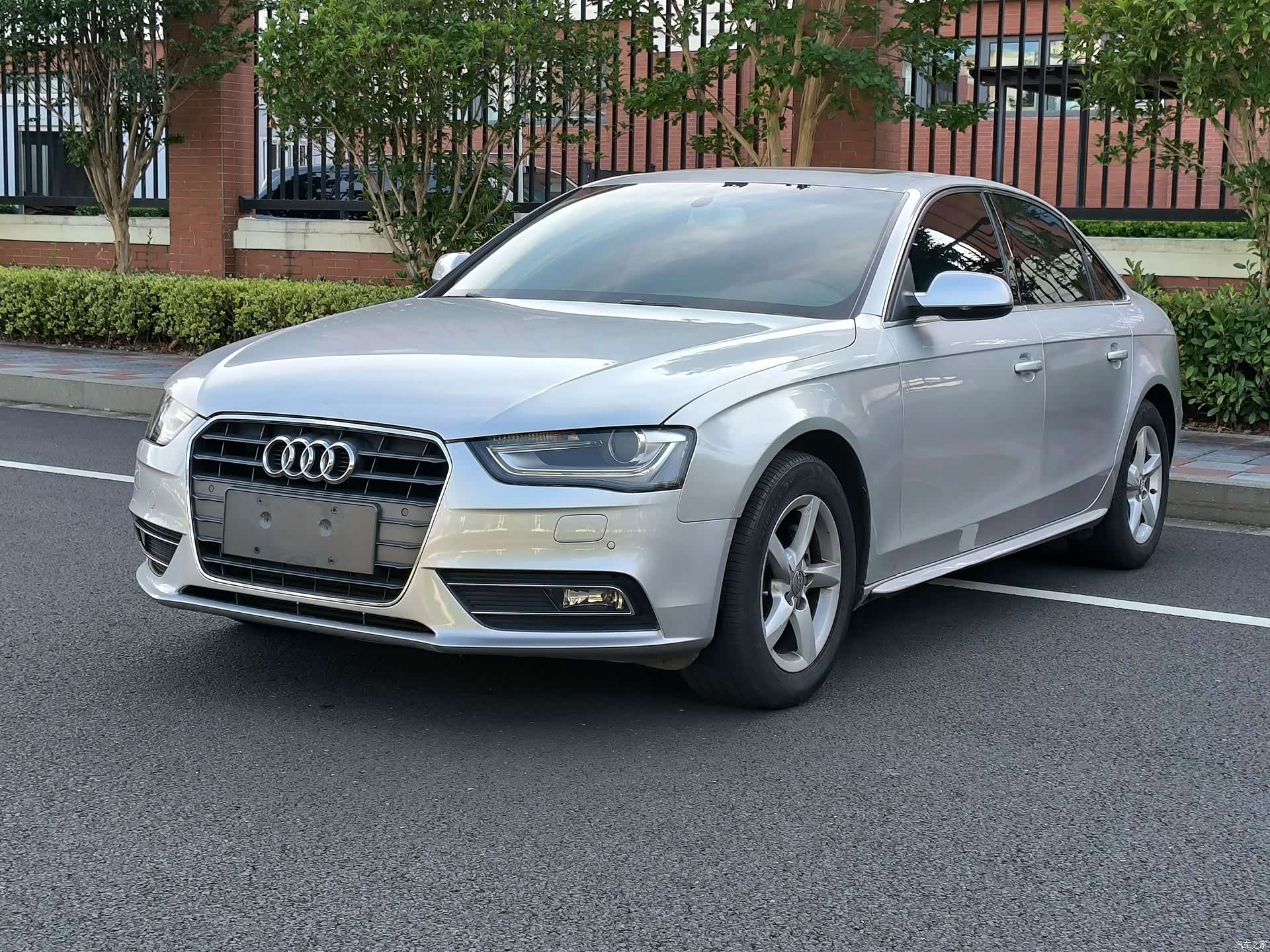 Audi A4L, 2014 1
