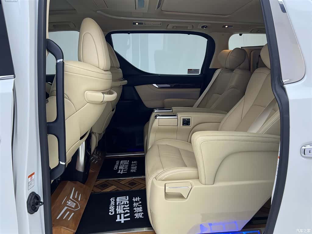 Toyota Alphard, 2022 18