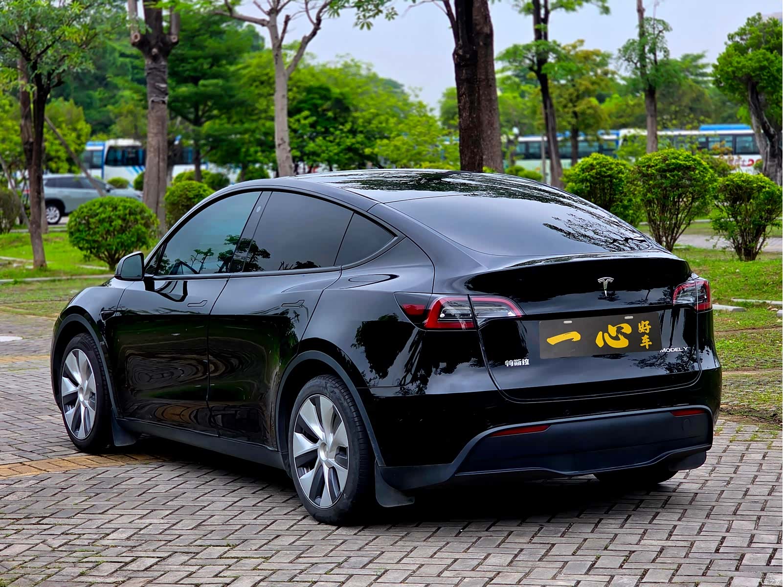Tesla Model Y, 2023 10
