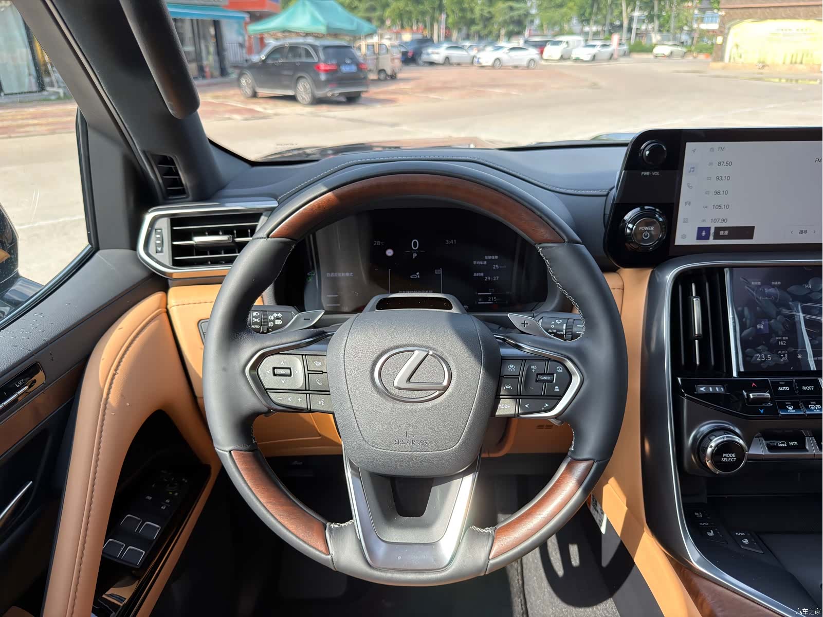 Lexus LX, 2025 15