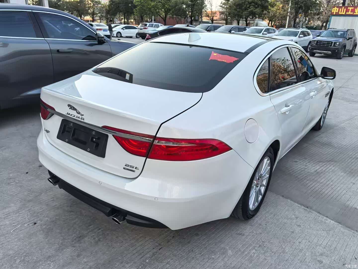 Jaguar XF, 2016 4