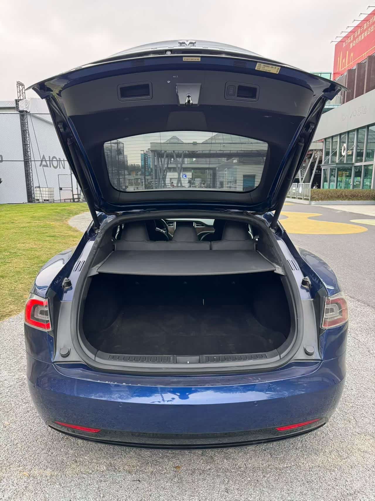 Tesla Model S, 2017 9