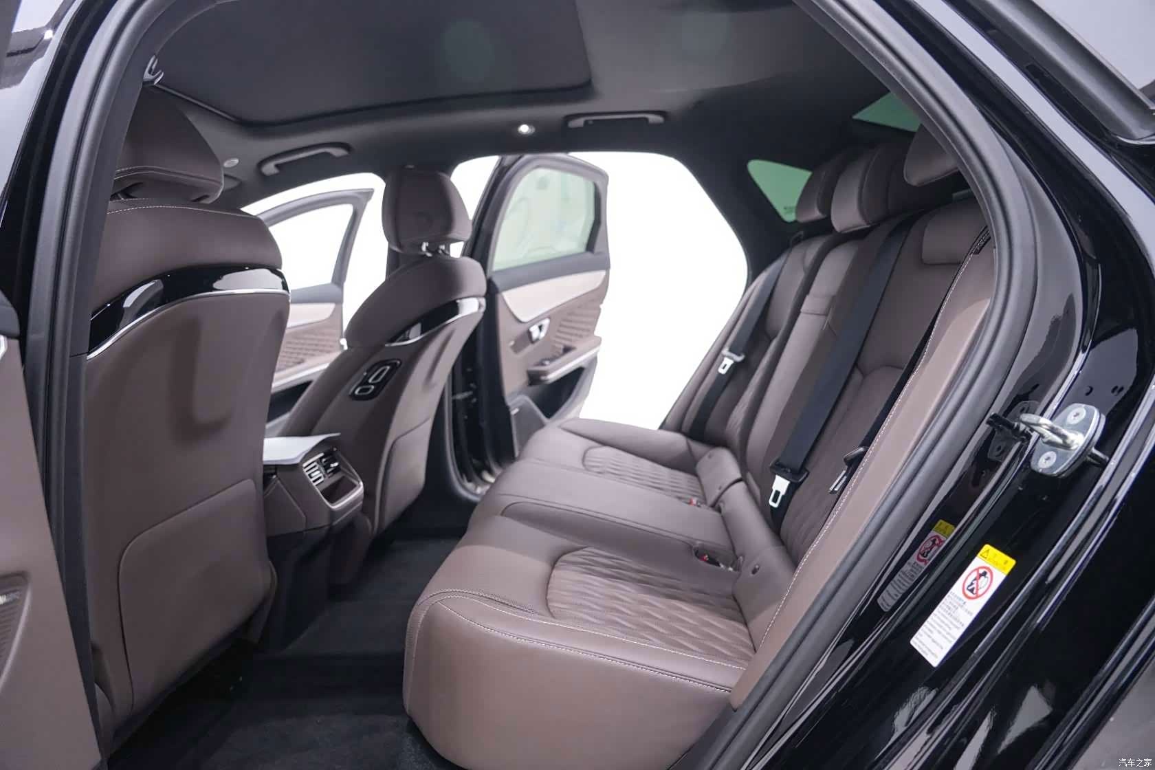 BYD Han, 2022 26