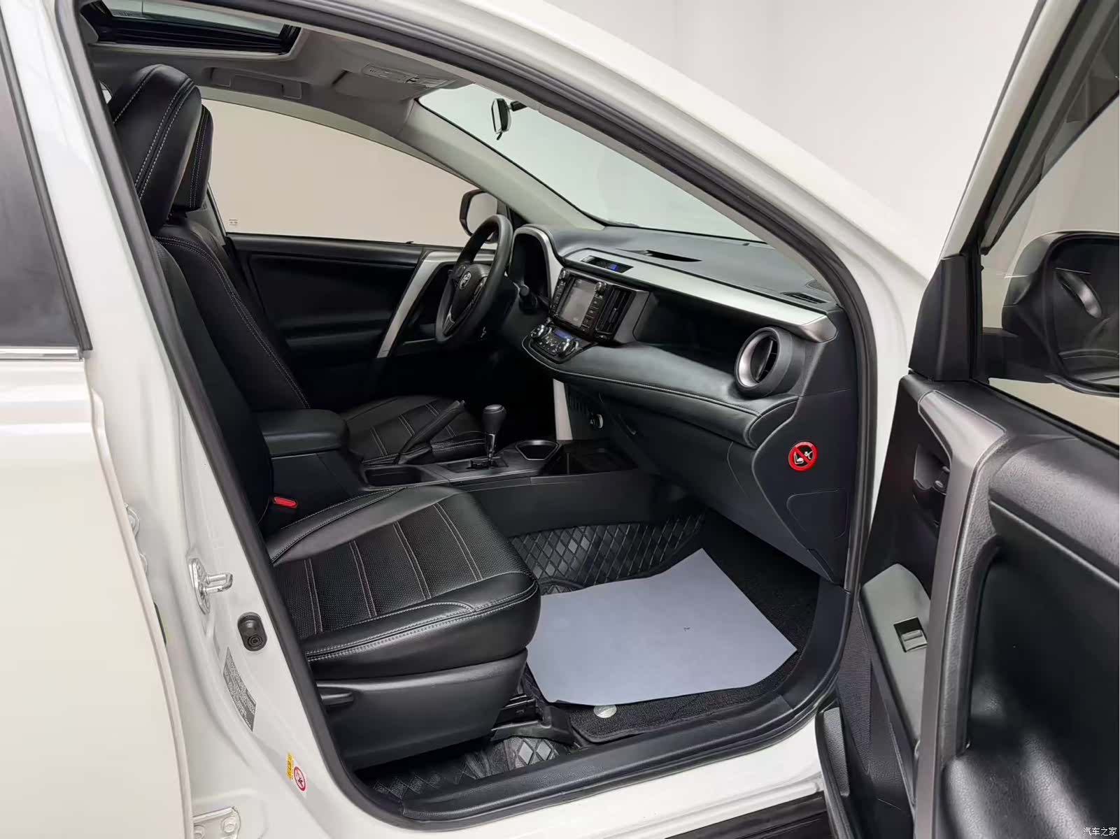 Toyota RAV4, 2017 12