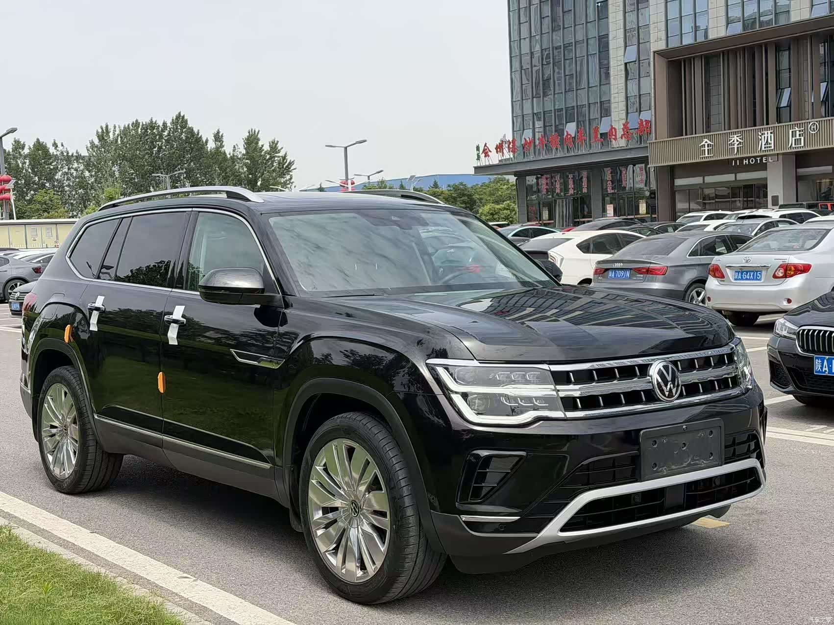Volkswagen Teramont, 2021 3