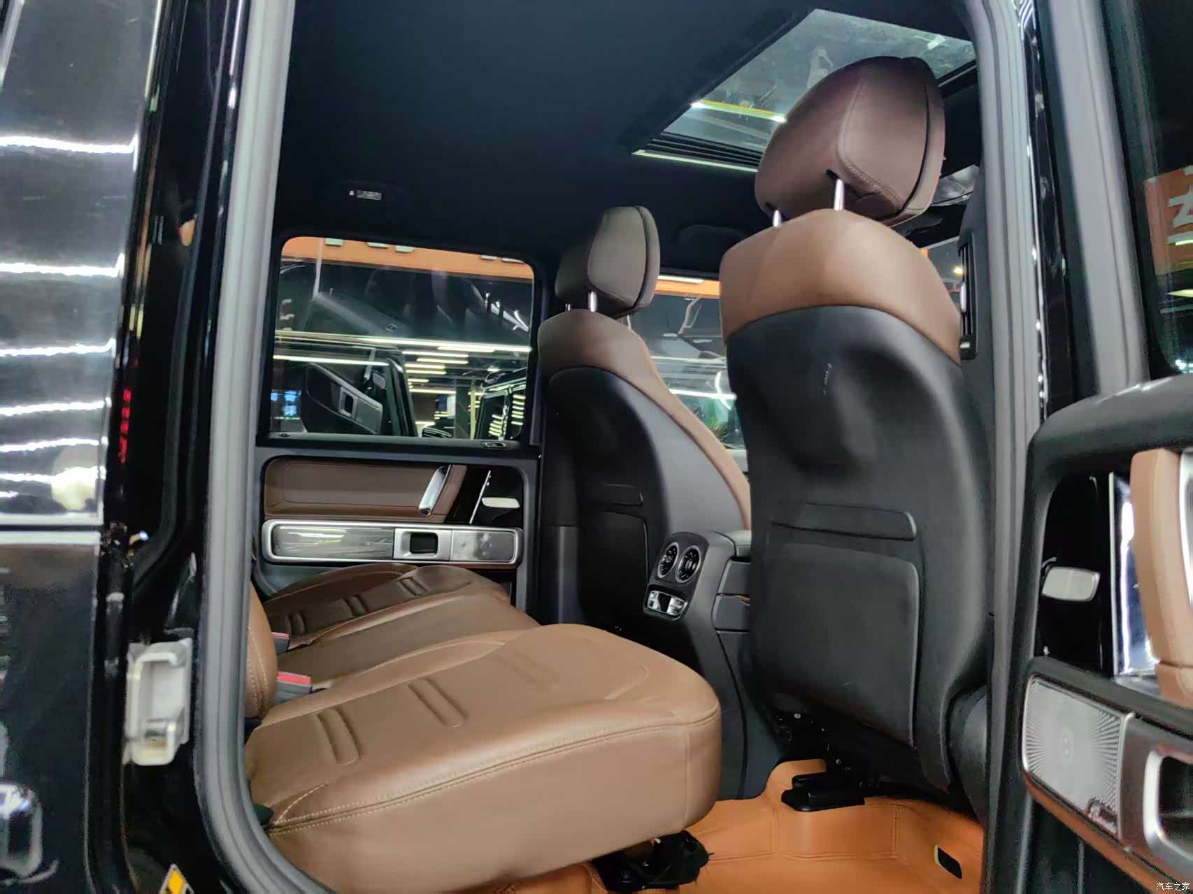 Mercedes-Benz G-Class, 2019 11