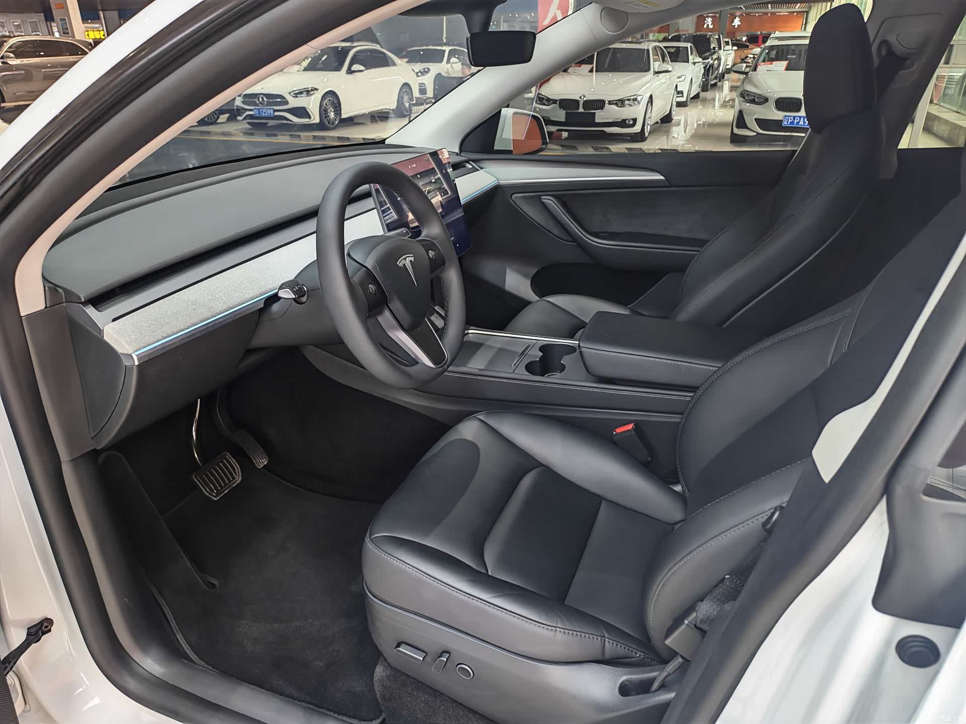 Tesla Model Y, 2023 7