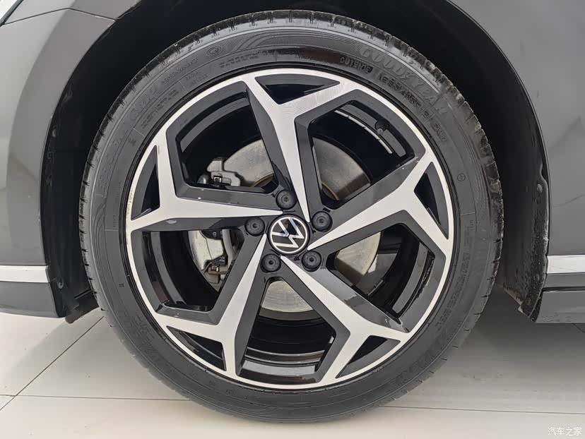 Volkswagen Magotan, 2023 13