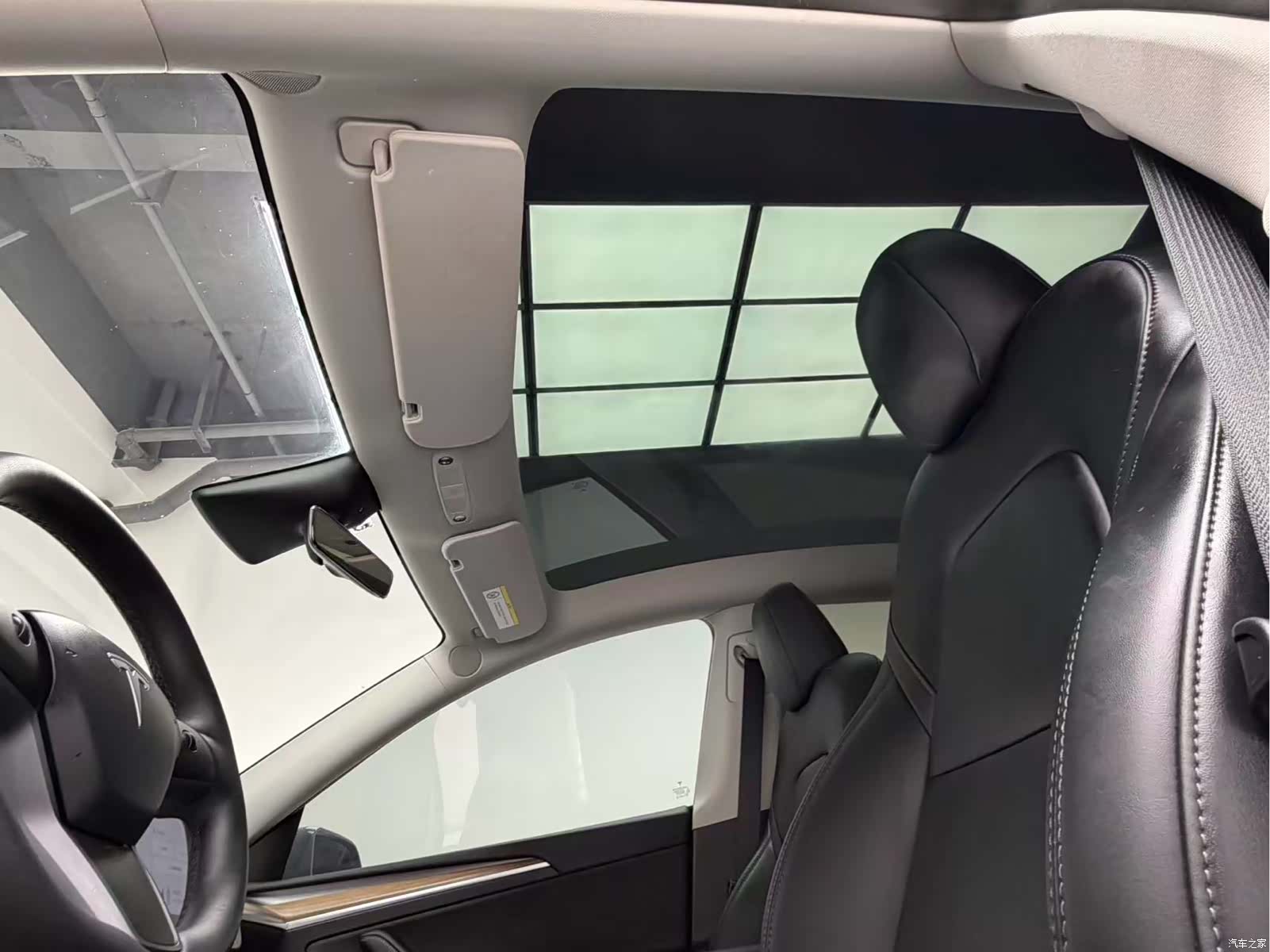 Tesla Model Y, 2023 19