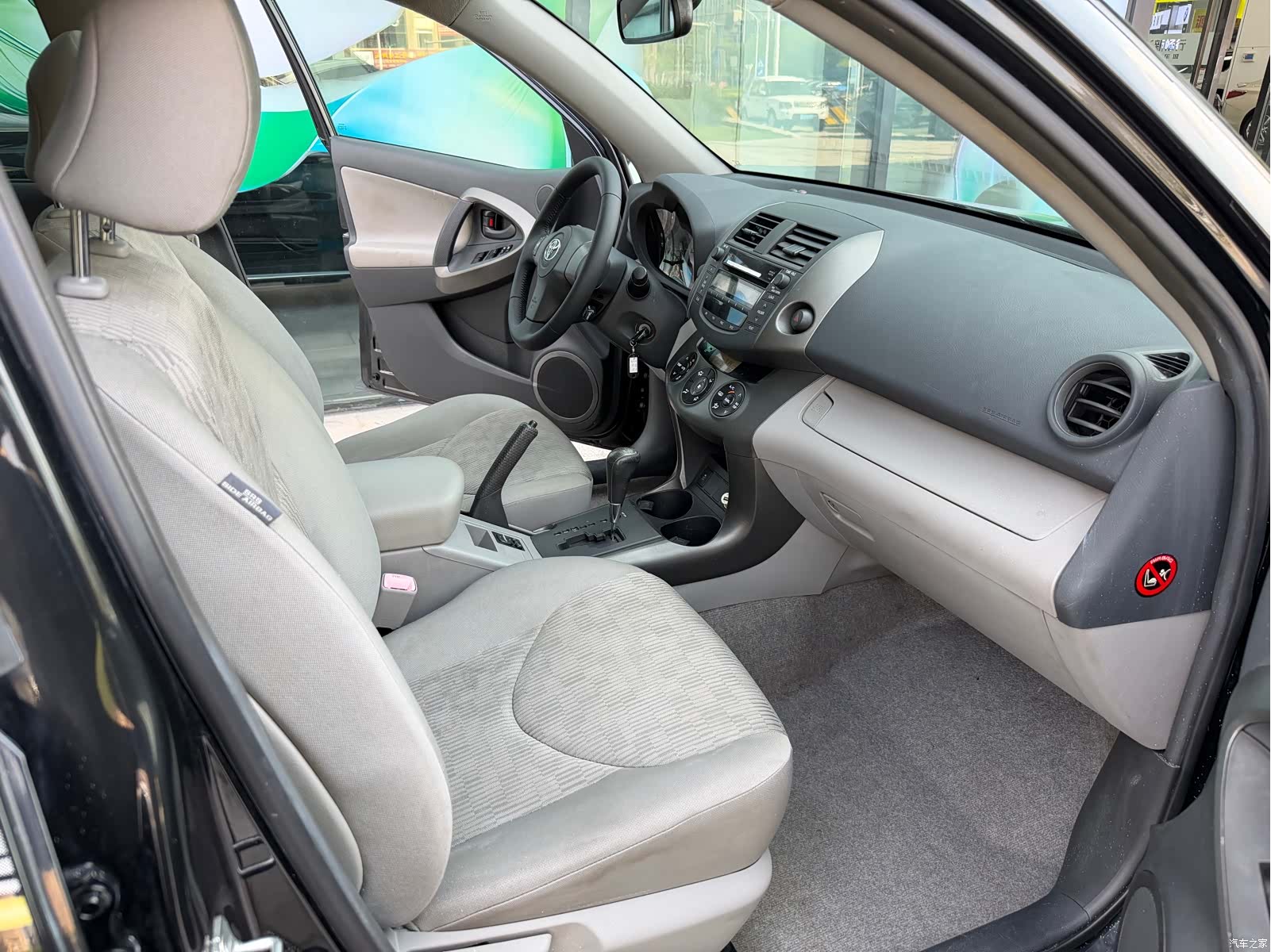 Toyota RAV4, 2010 11