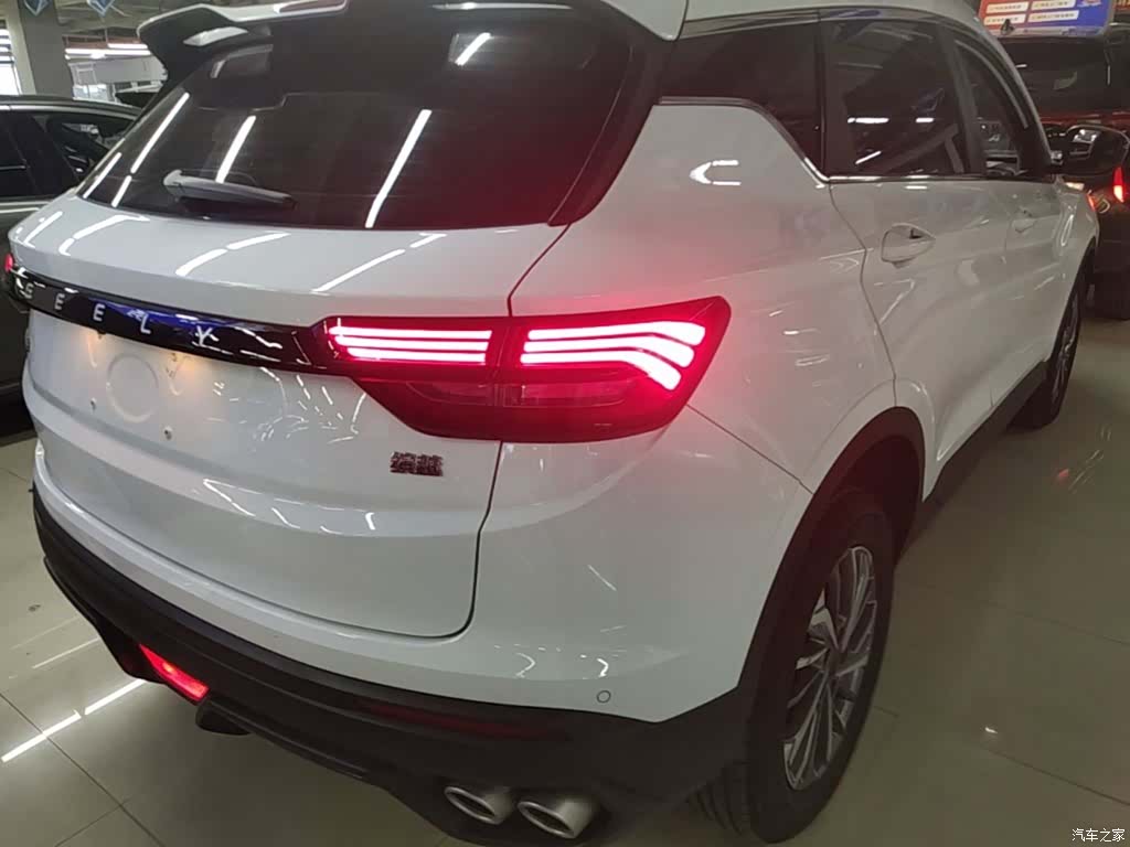 Geely Coolray, 2022 8