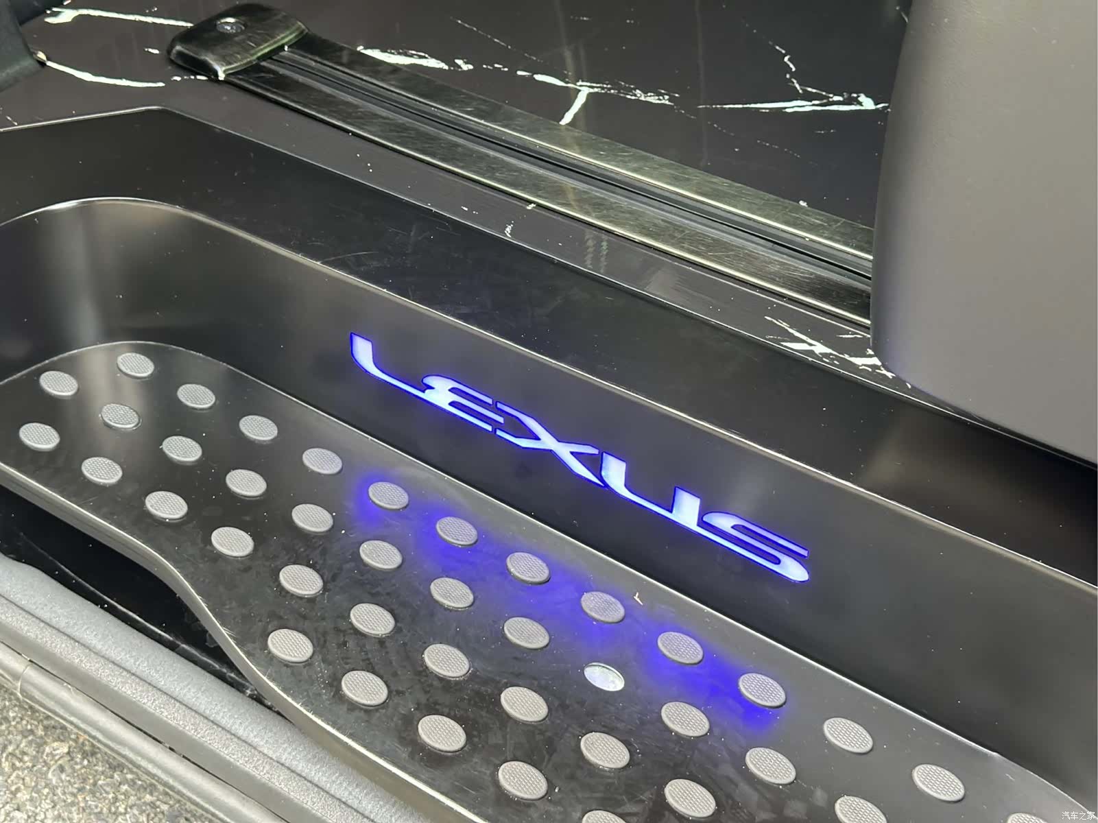Lexus LM, 2021 15