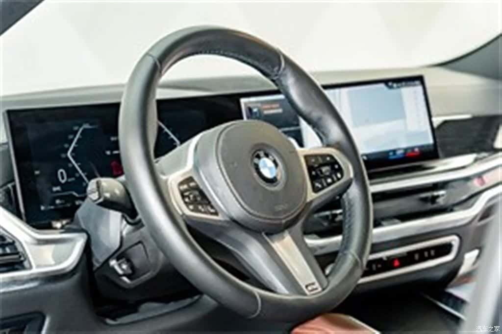BMW X6, 2025 11