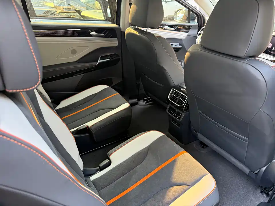 Volkswagen ID.6 CROZZ