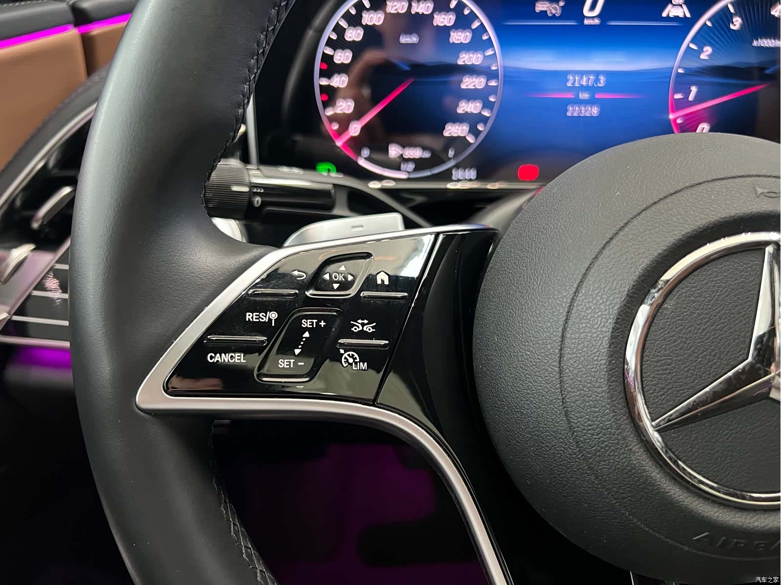 Mercedes-Benz E-Class, 2024 36