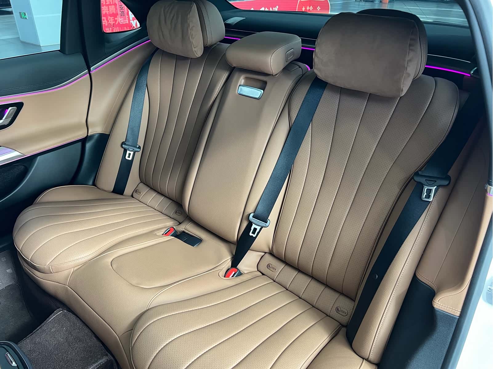 Mercedes-Benz E-Class, 2024 44