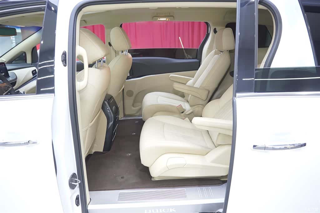 Buick GL8, 2024 18